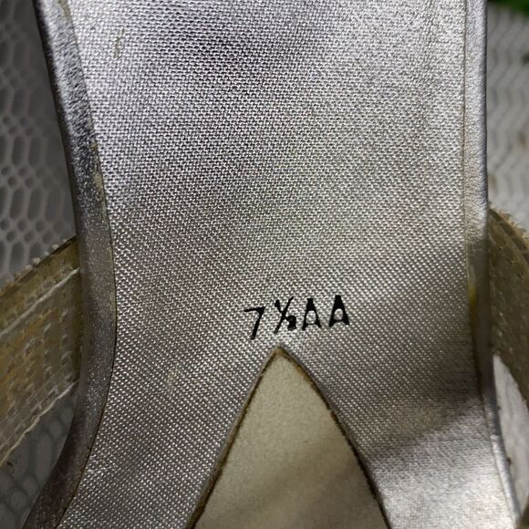 Stuart Weitzman SPELLBOUND Crystal Rhinestone Clear Sandals Lucite‎ Heel 7.5AA - Picture 10 of 15